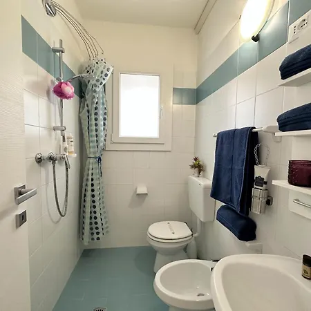 Beautiful Three-room On The First Floor Of A With Garden Lignano Sabbiadoro